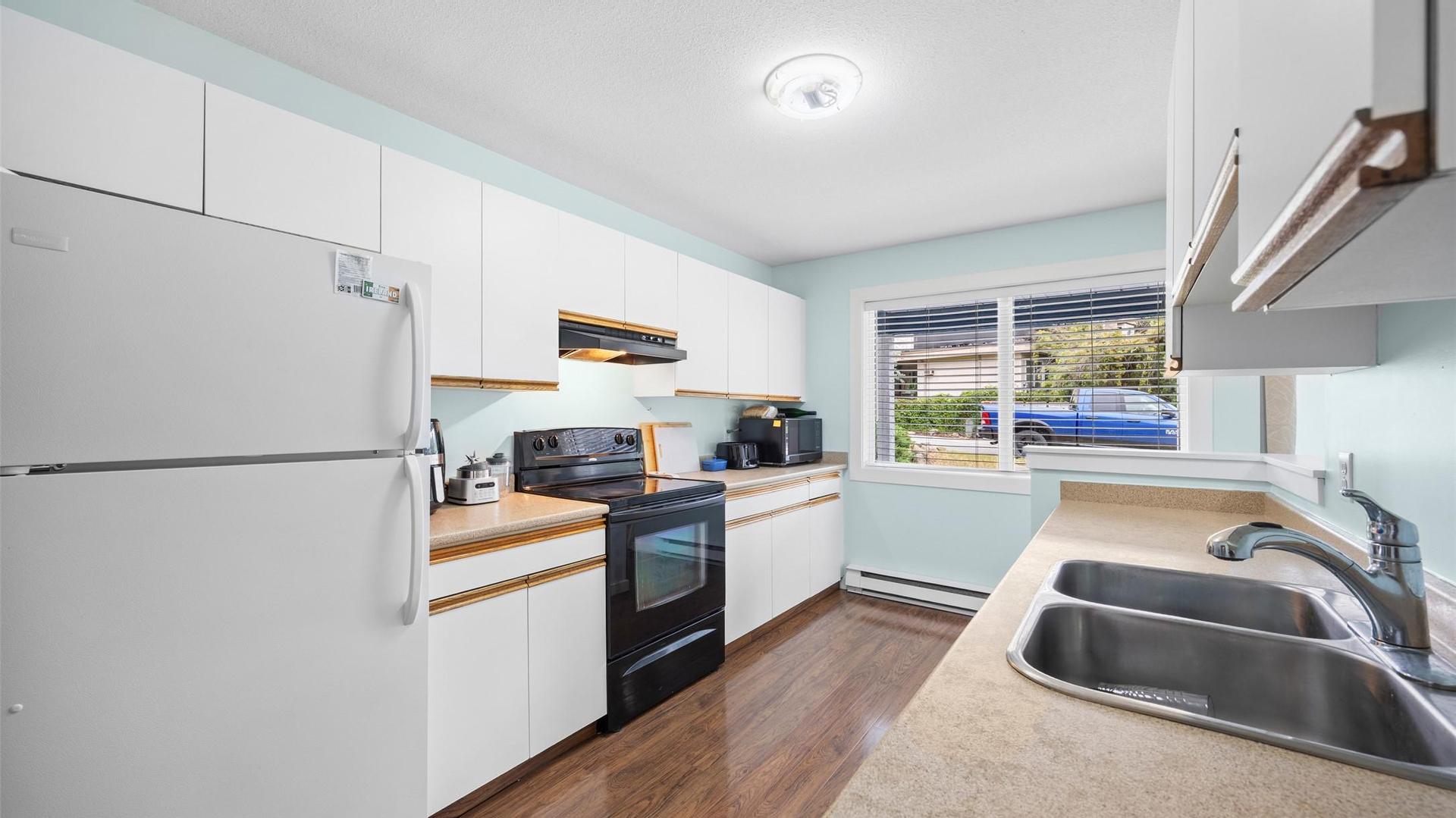 









126


Verna

Court,
Kelowna,




BC
V1Y 5M3

