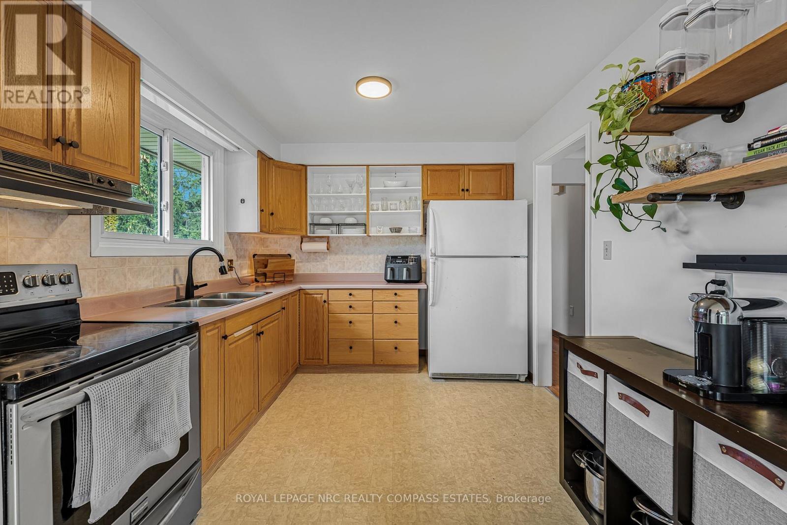 












20 PRINCE PHILIP DRIVE

,
St. Catharines (Vine/Linwell),




Ontario
L2N3H8

