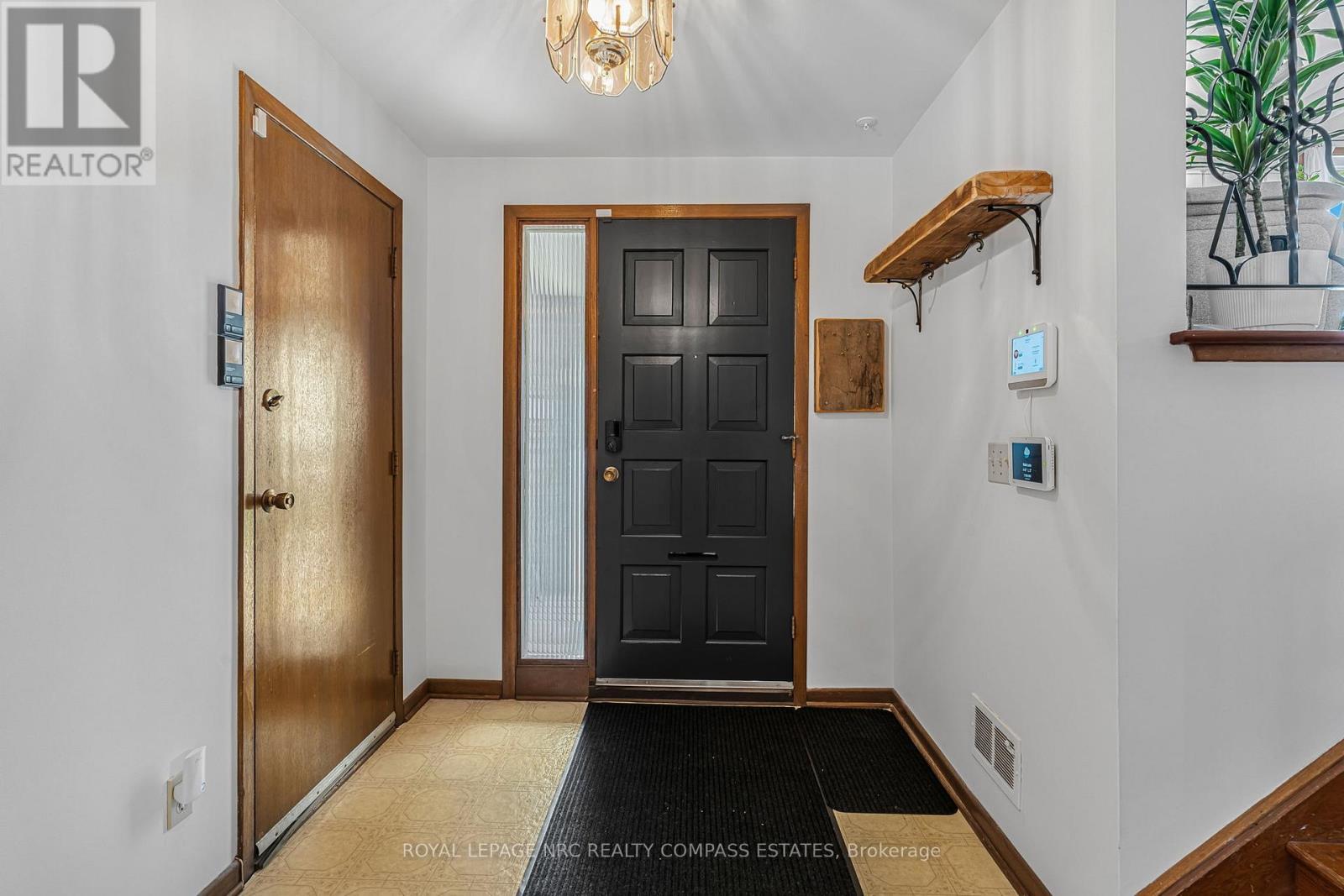 












20 PRINCE PHILIP DRIVE

,
St. Catharines (Vine/Linwell),




Ontario
L2N3H8

