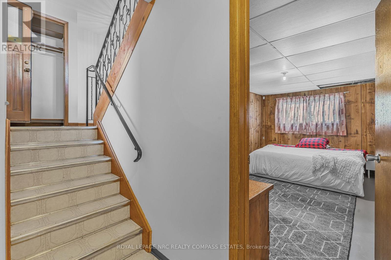 












20 PRINCE PHILIP DRIVE

,
St. Catharines (Vine/Linwell),




Ontario
L2N3H8

