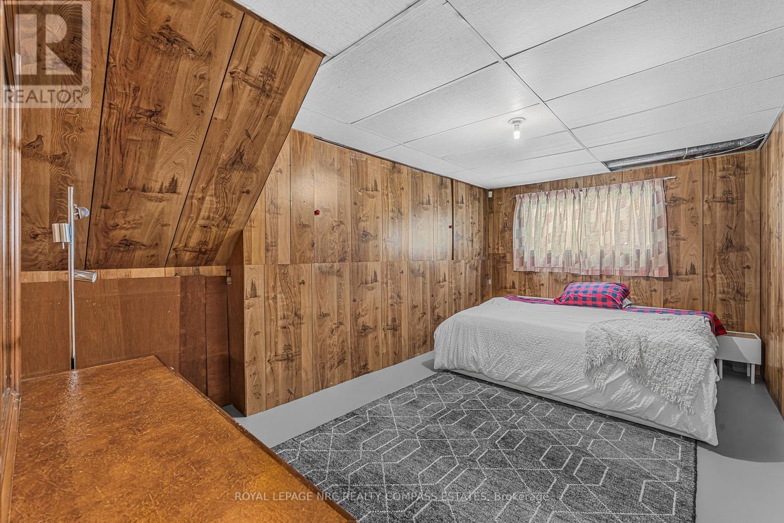 












20 PRINCE PHILIP DRIVE

,
St. Catharines (Vine/Linwell),




Ontario
L2N3H8

