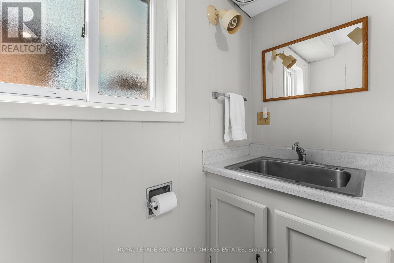 












20 PRINCE PHILIP DRIVE

,
St. Catharines (Vine/Linwell),




Ontario
L2N3H8

