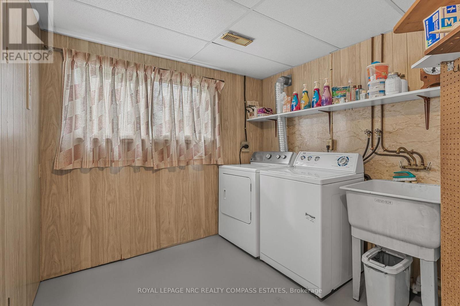 












20 PRINCE PHILIP DRIVE

,
St. Catharines (Vine/Linwell),




Ontario
L2N3H8

