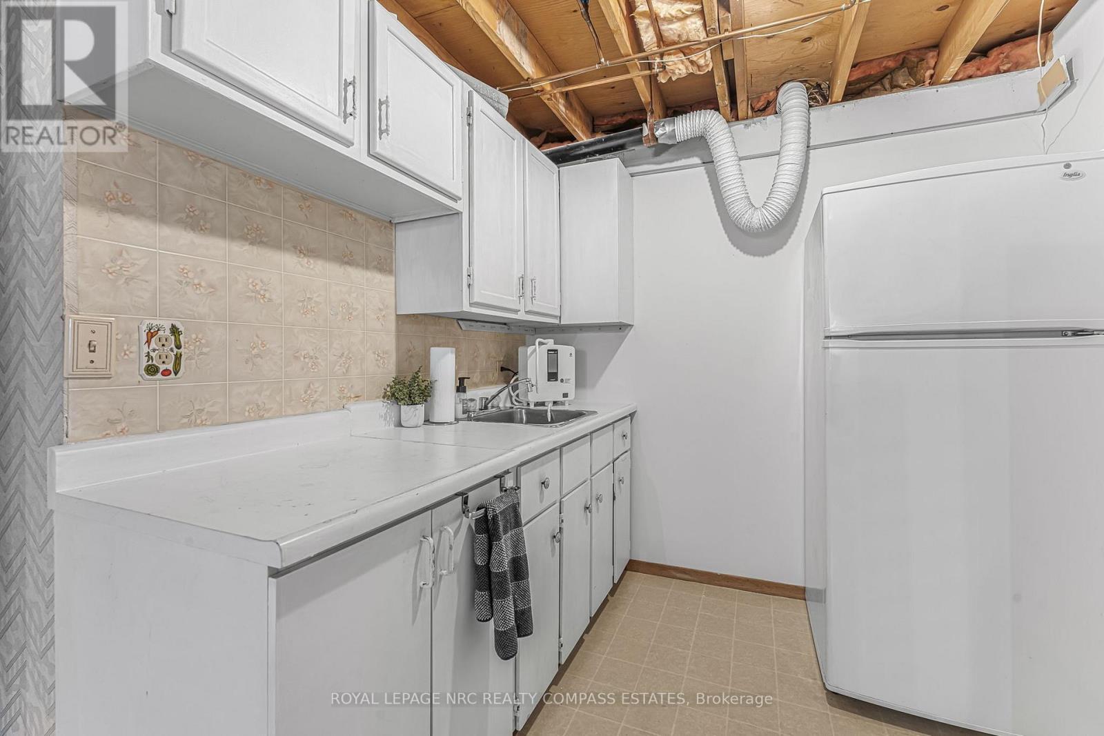 












20 PRINCE PHILIP DRIVE

,
St. Catharines (Vine/Linwell),




Ontario
L2N3H8

