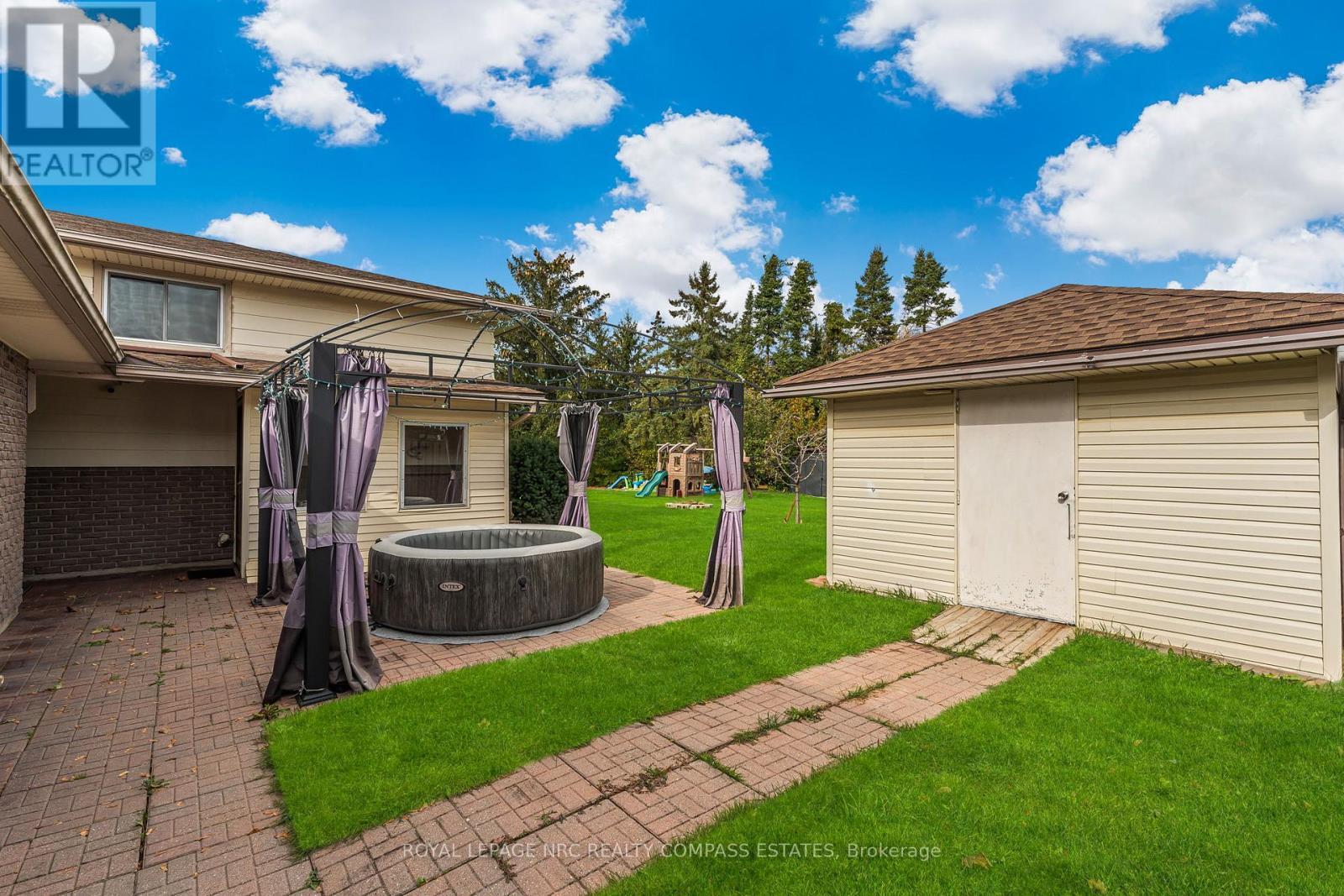 












20 PRINCE PHILIP DRIVE

,
St. Catharines (Vine/Linwell),




Ontario
L2N3H8

