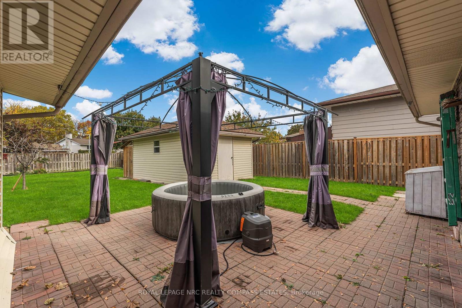 












20 PRINCE PHILIP DRIVE

,
St. Catharines (Vine/Linwell),




Ontario
L2N3H8

