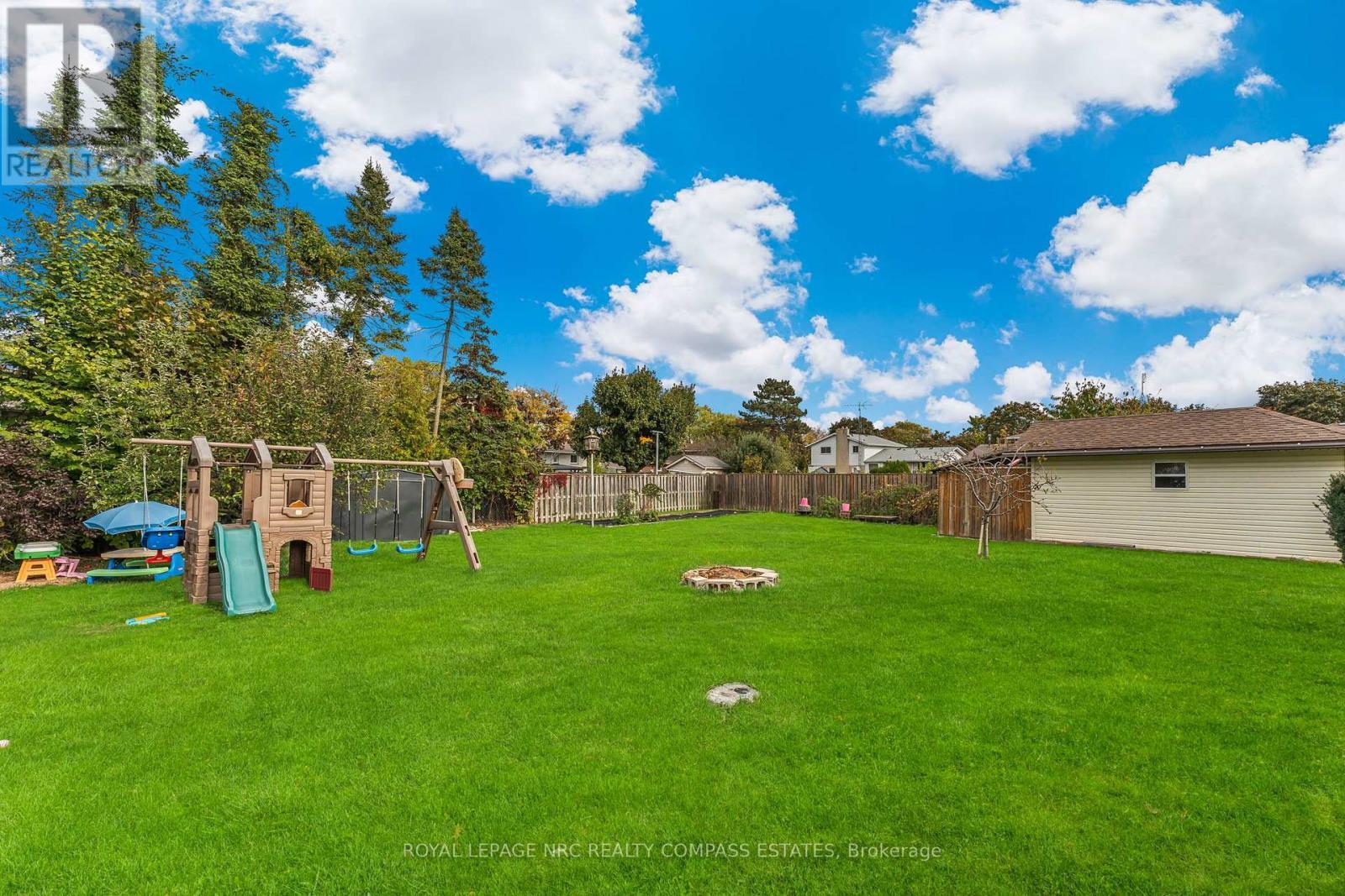 












20 PRINCE PHILIP DRIVE

,
St. Catharines (Vine/Linwell),




Ontario
L2N3H8

