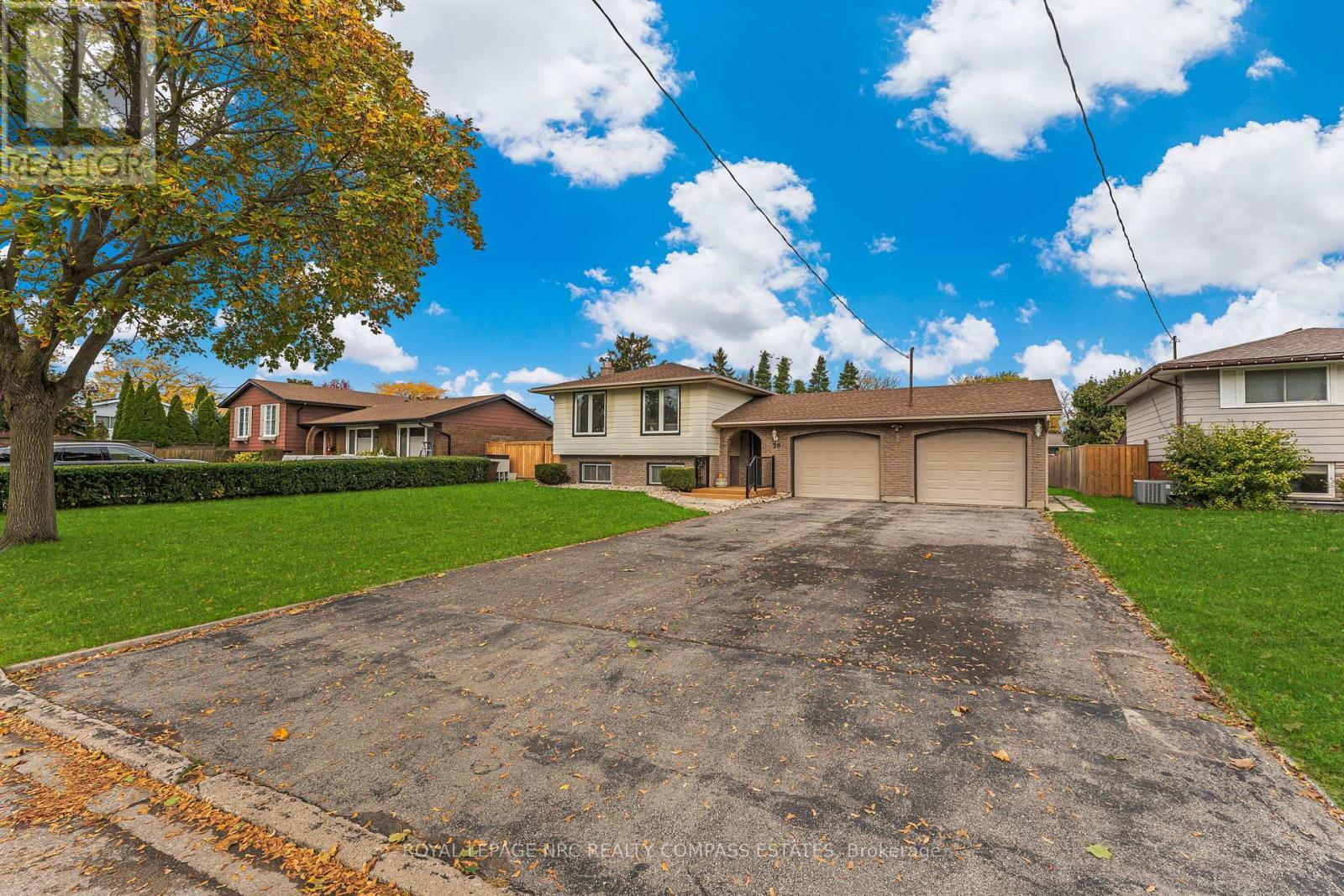 












20 PRINCE PHILIP DRIVE

,
St. Catharines (Vine/Linwell),




Ontario
L2N3H8

