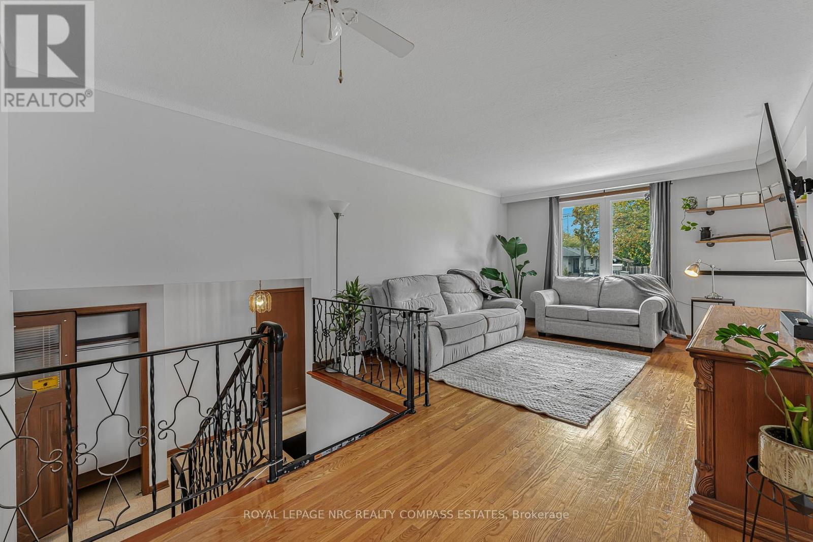 












20 PRINCE PHILIP DRIVE

,
St. Catharines (Vine/Linwell),




Ontario
L2N3H8

