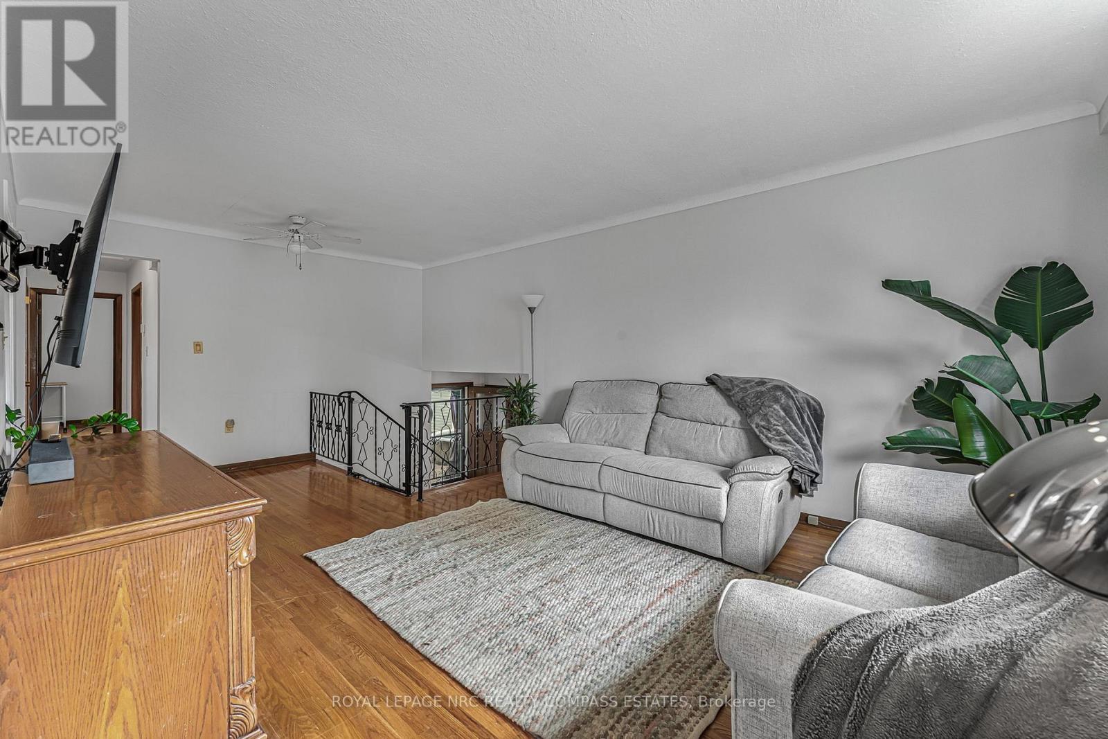 












20 PRINCE PHILIP DRIVE

,
St. Catharines (Vine/Linwell),




Ontario
L2N3H8

