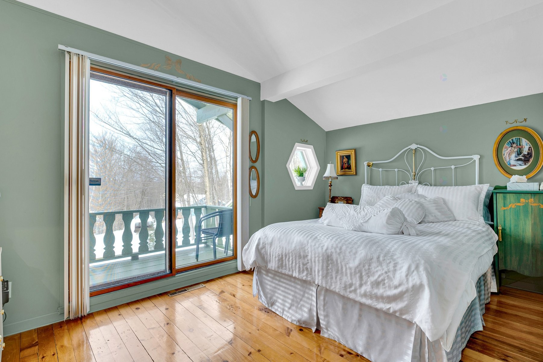 









142


Rue du Mont-Rainer

,
Sainte-Agathe-des-Monts,




QC
J8C0V5

