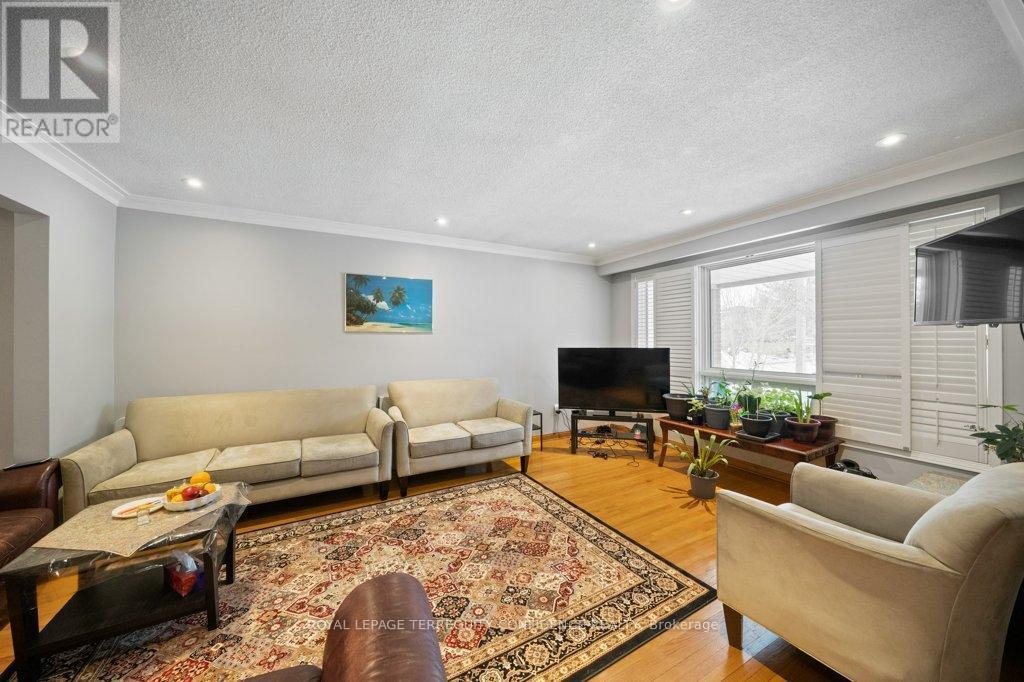 












473 HOUNSLOW AVENUE

,
Toronto,




Ontario
M2R1H9

