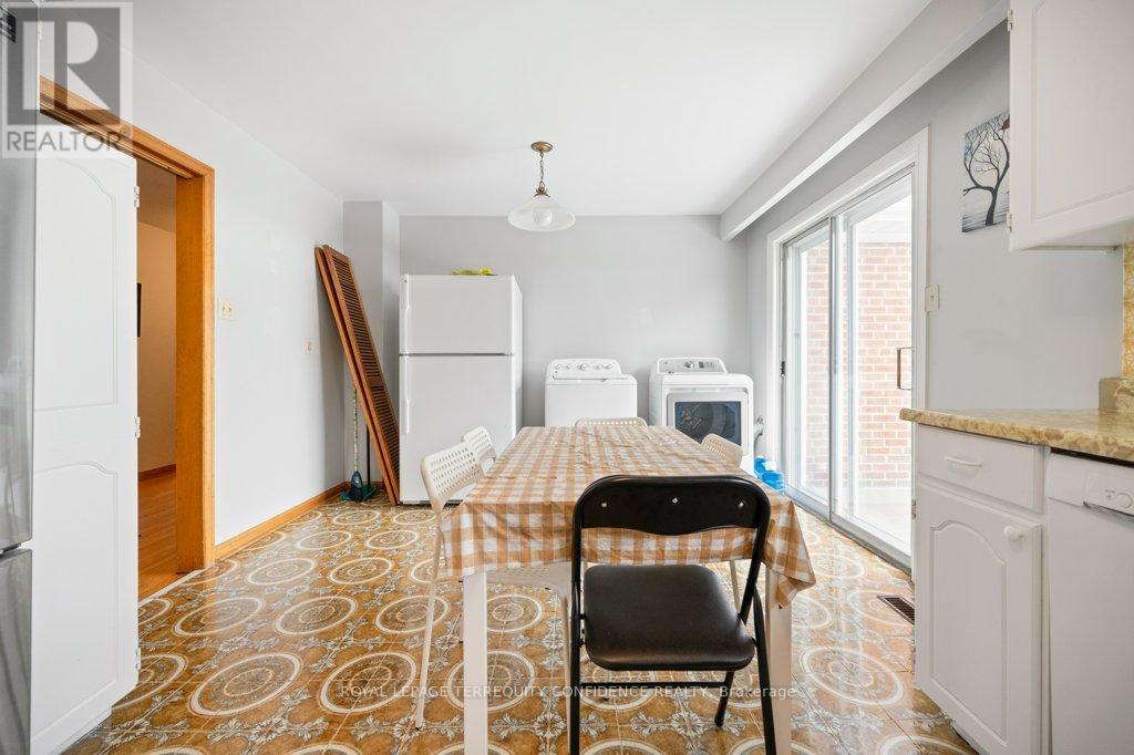 












473 HOUNSLOW AVENUE

,
Toronto,




Ontario
M2R1H9

