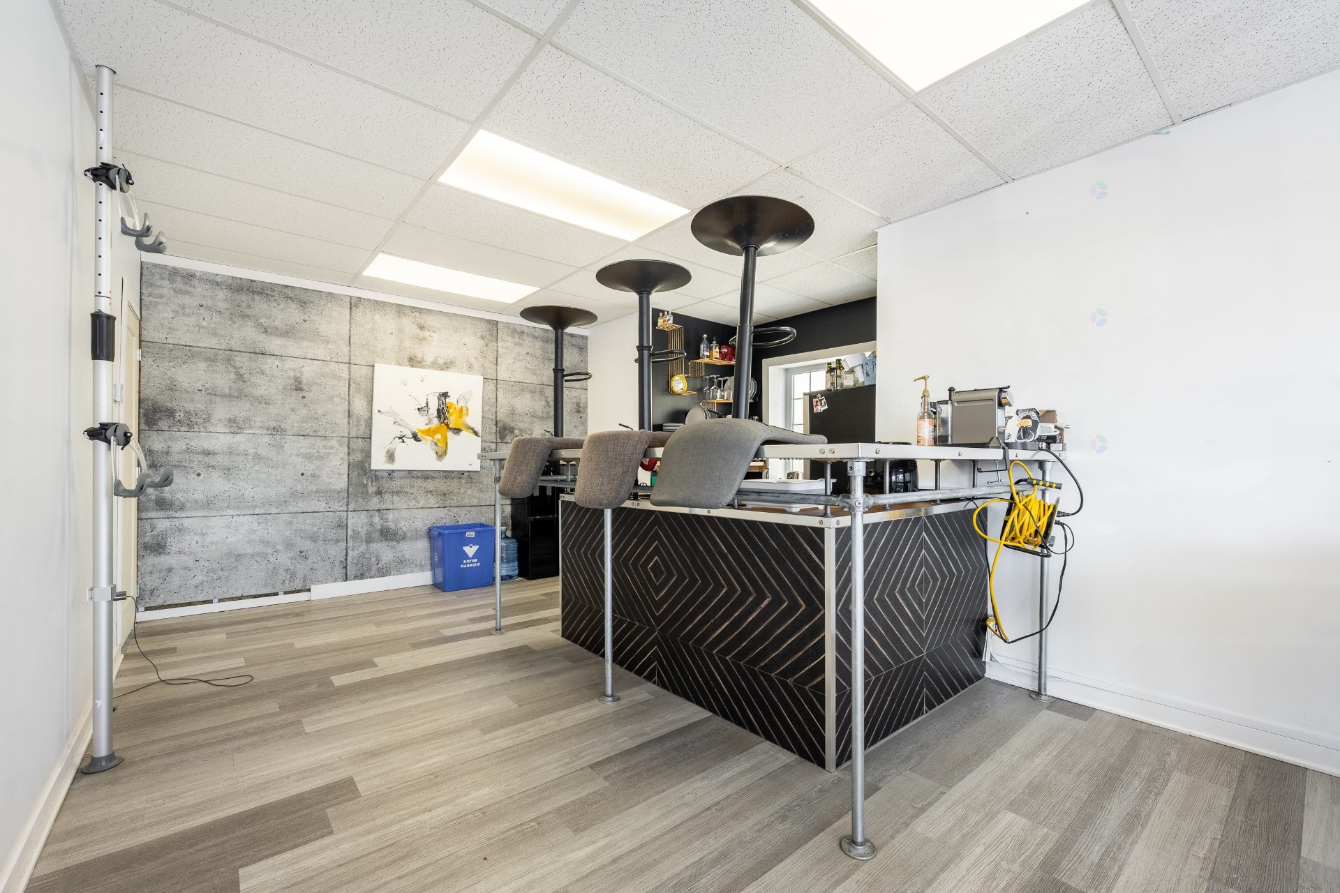 









25


Boul. Laurier

,
McMasterville,




QC
J3G1P7

