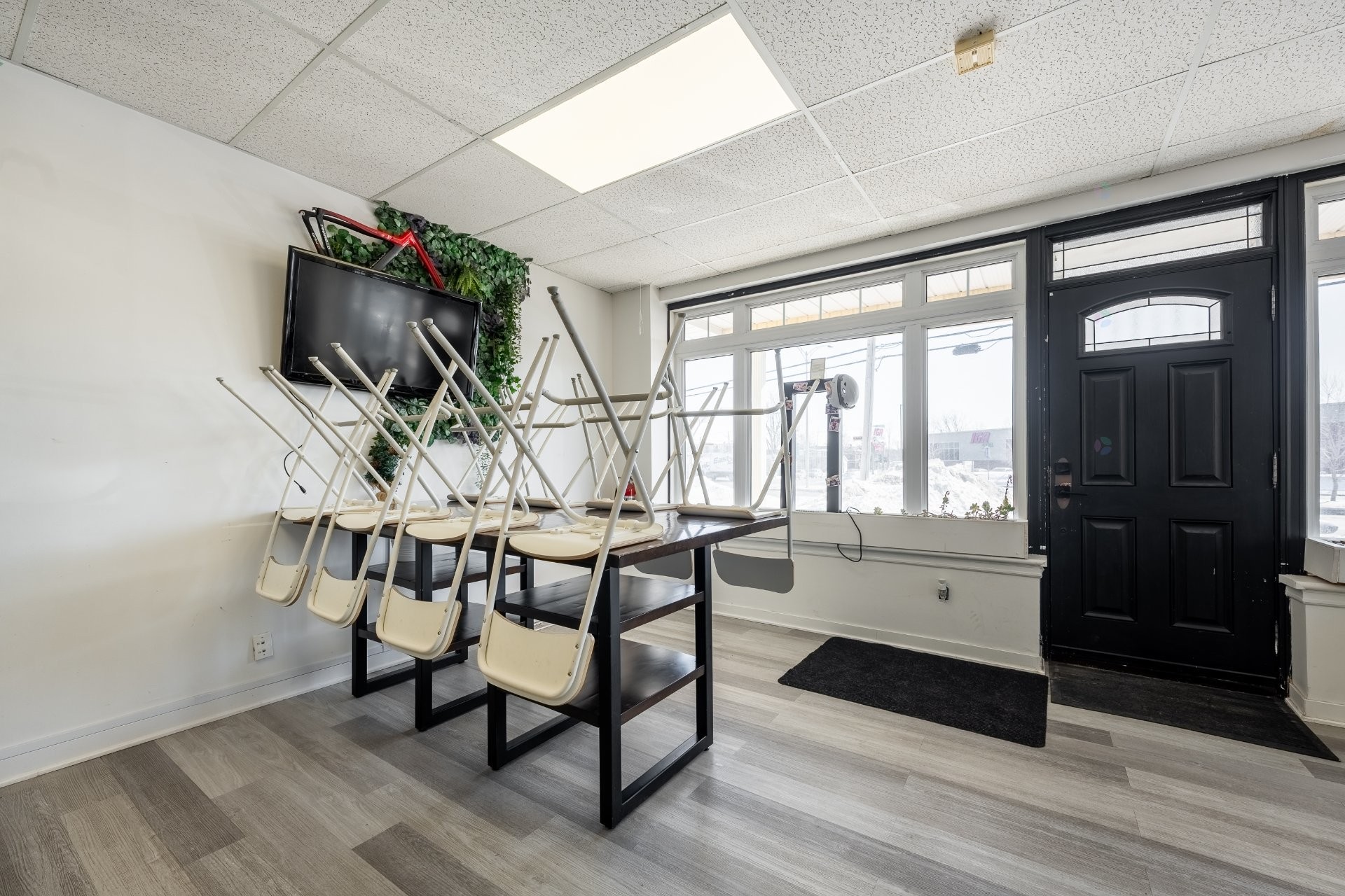 









25


Boul. Laurier

,
McMasterville,




QC
J3G1P7

