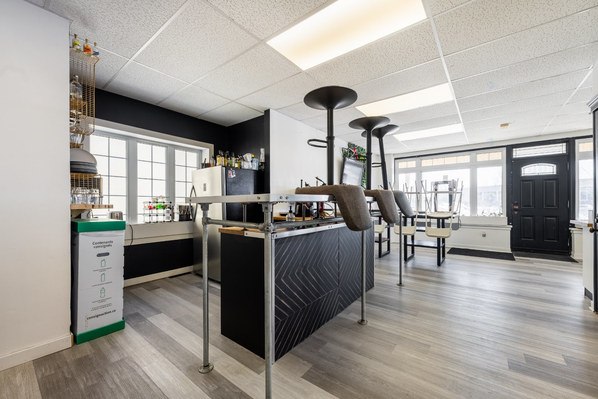 









25


Boul. Laurier

,
McMasterville,




QC
J3G1P7

