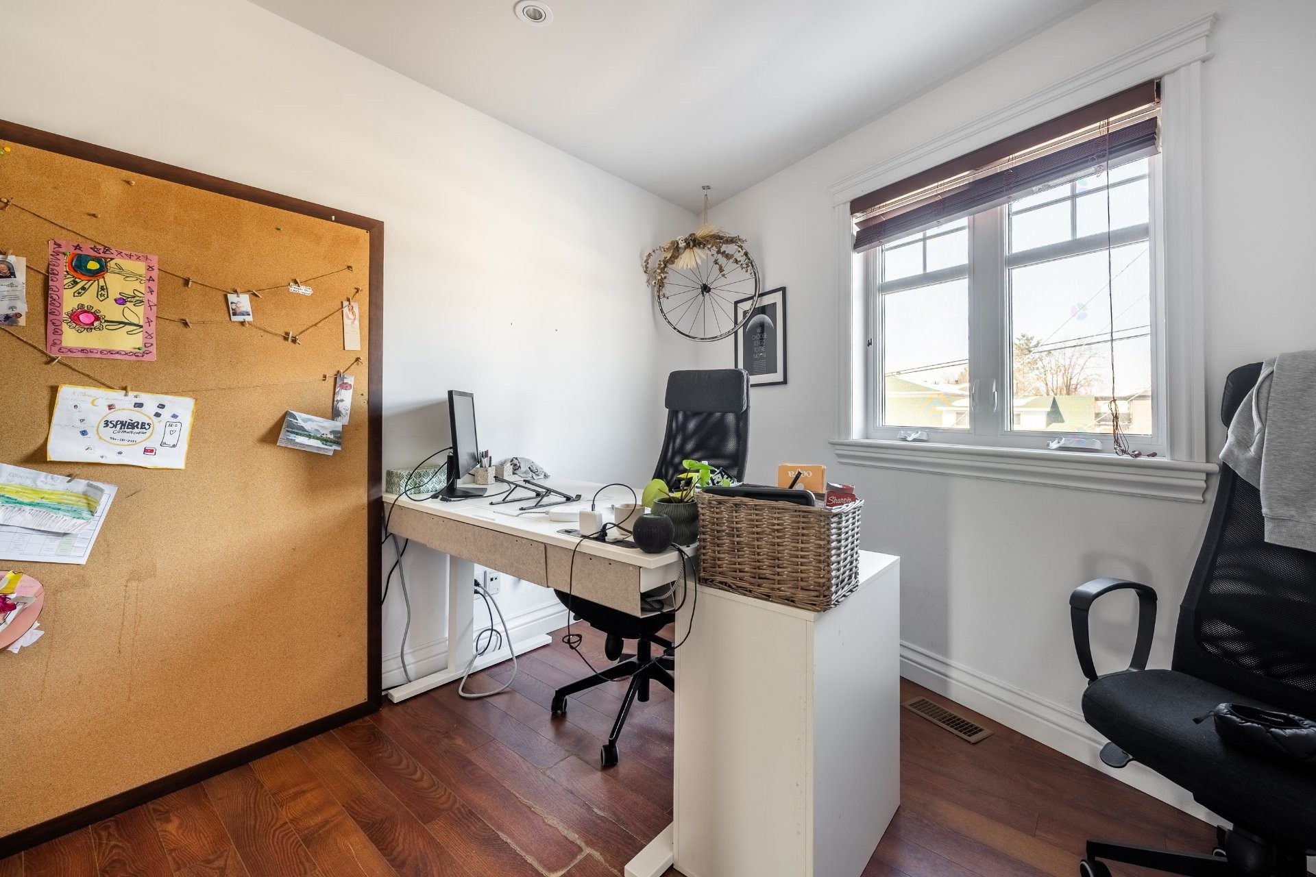 









25


Boul. Laurier

,
McMasterville,




QC
J3G1P7

