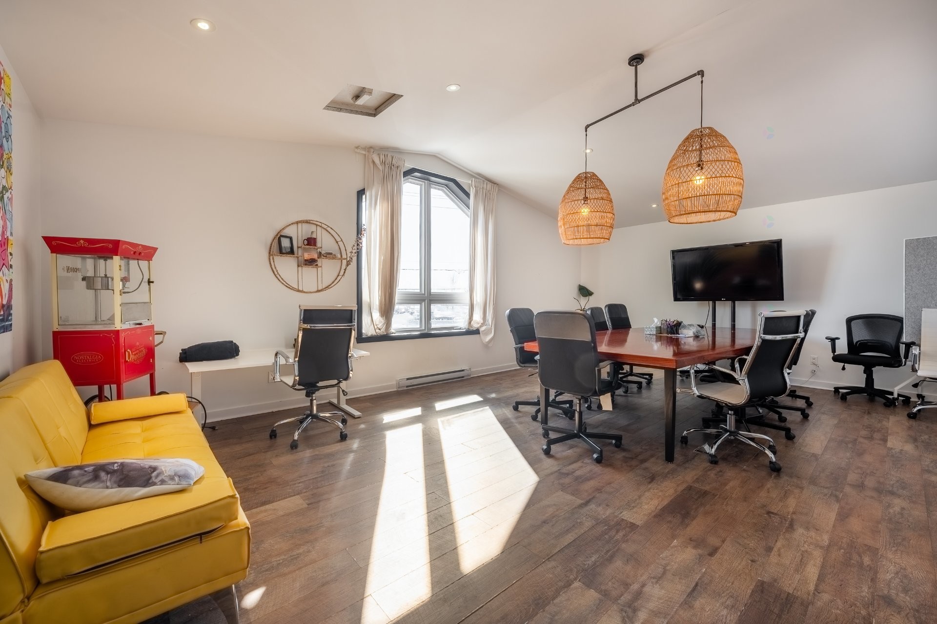 









25


Boul. Laurier

,
McMasterville,




QC
J3G1P7

