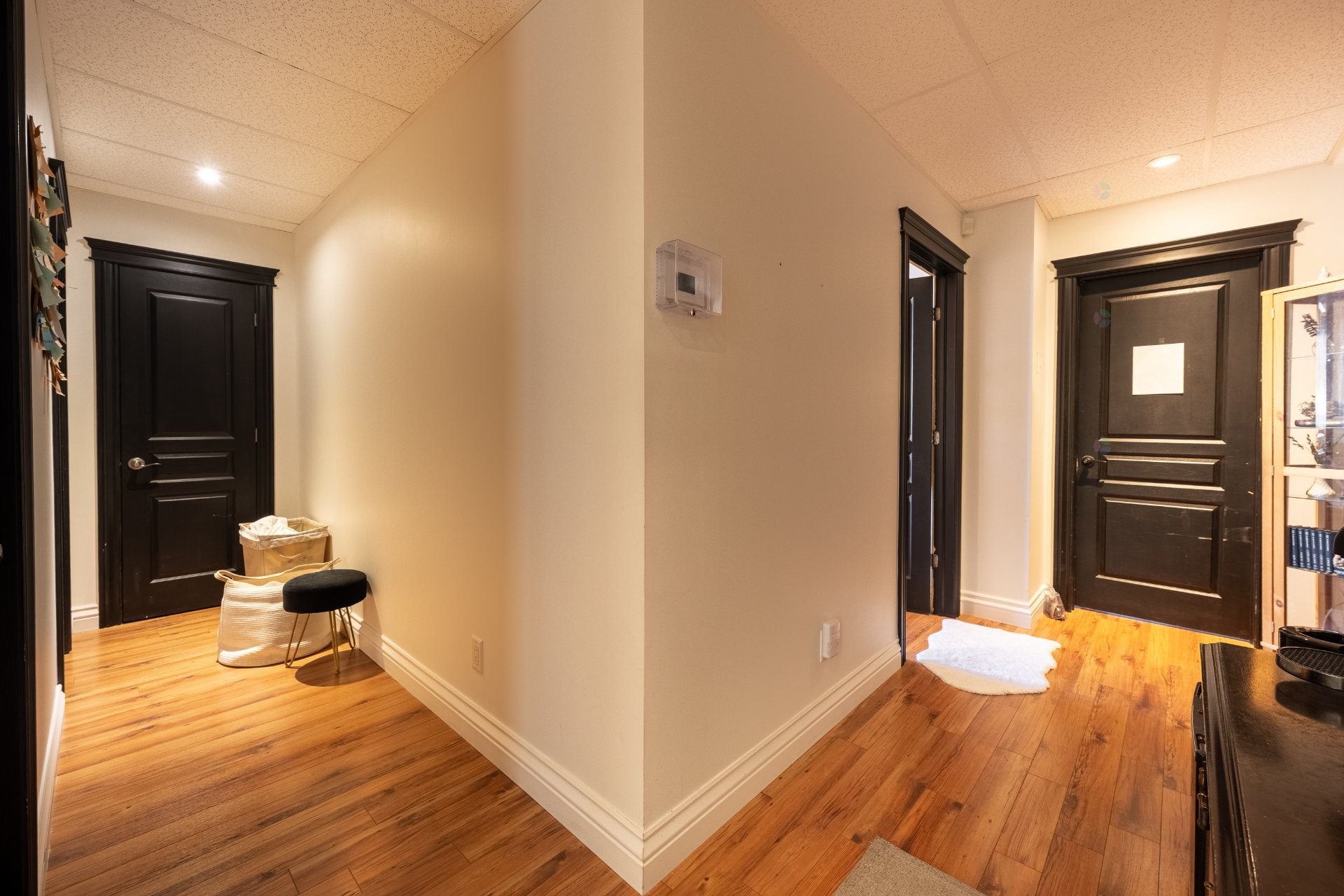 









25


Boul. Laurier

,
McMasterville,




QC
J3G1P7

