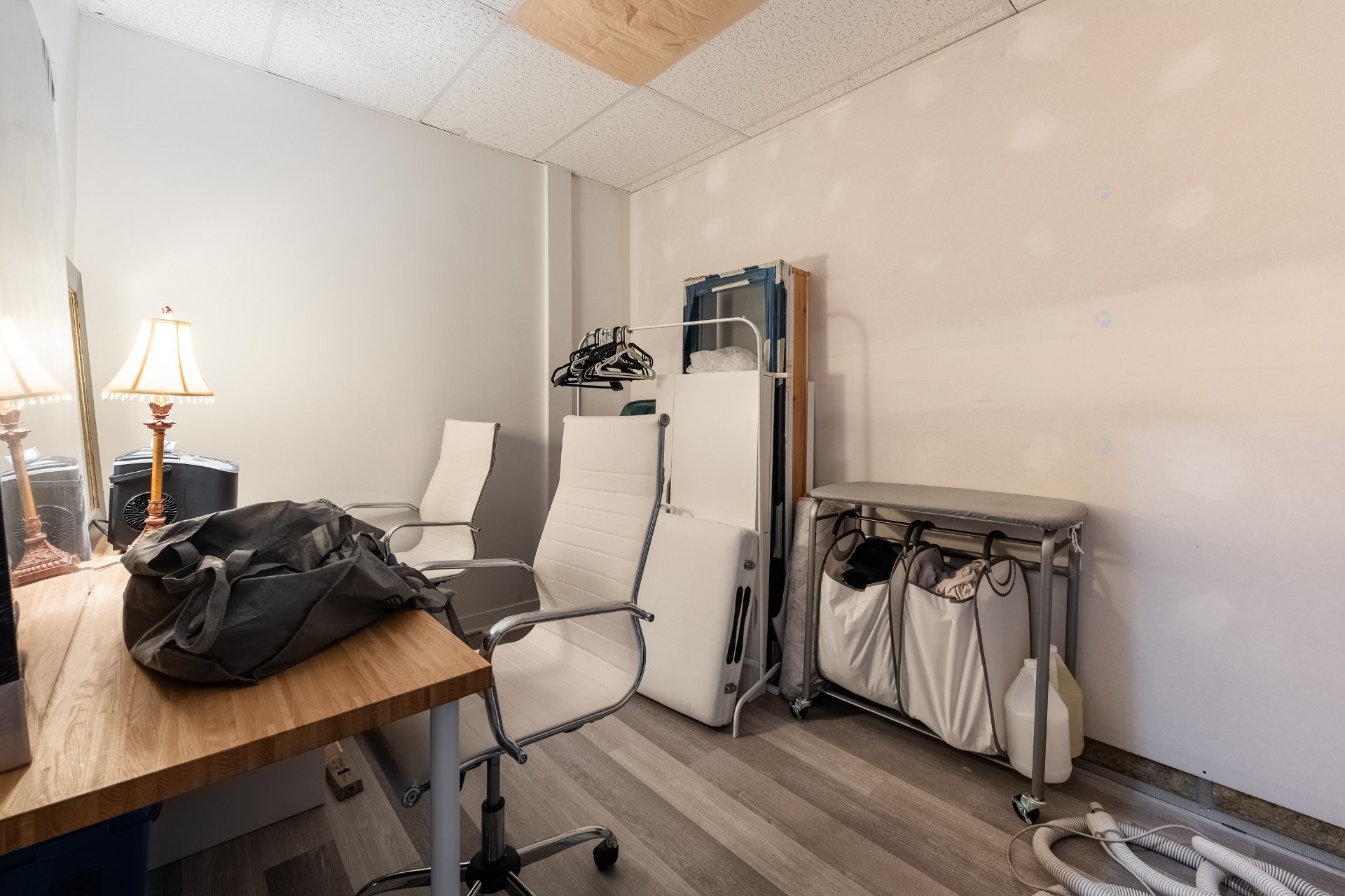 









25


Boul. Laurier

,
McMasterville,




QC
J3G1P7

