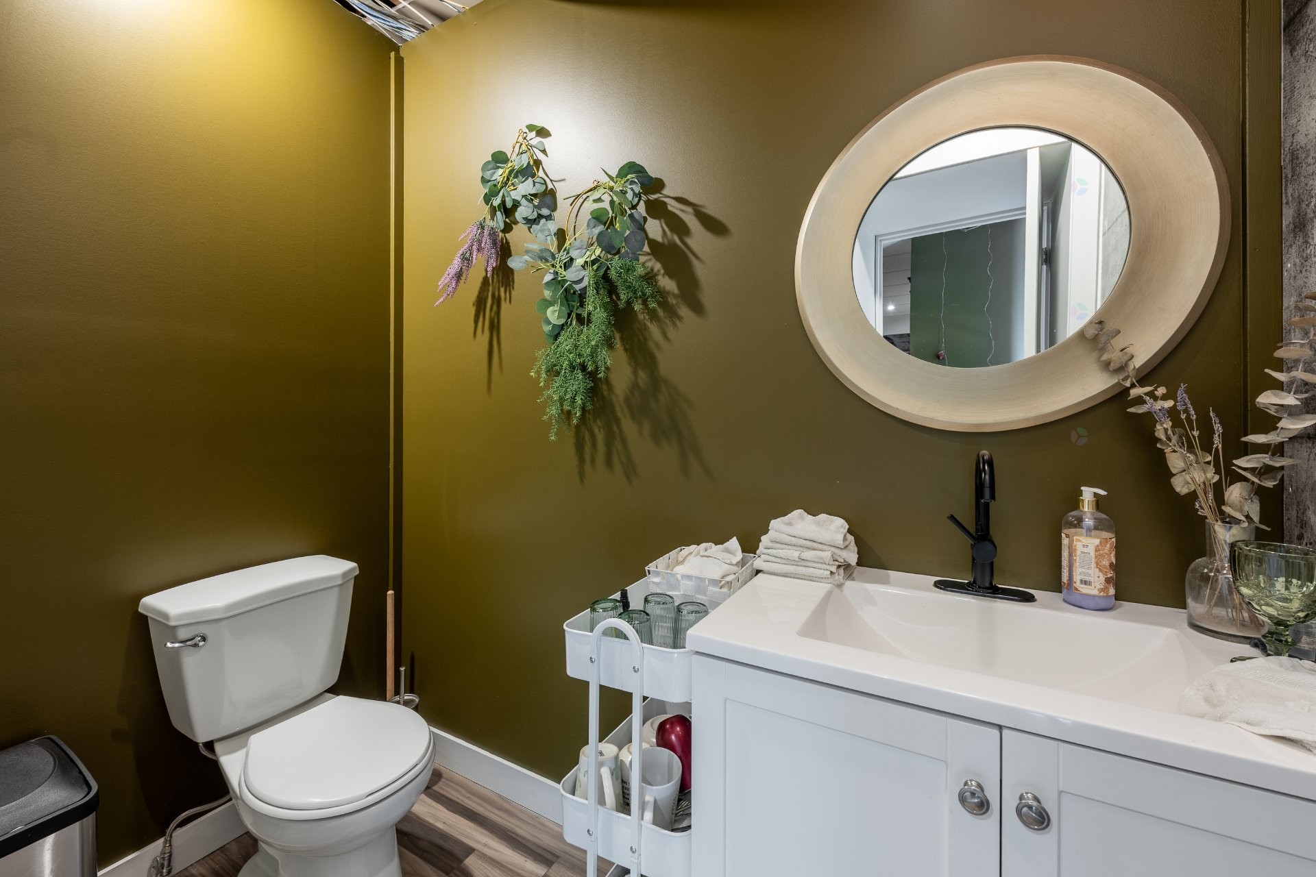 









25


Boul. Laurier

,
McMasterville,




QC
J3G1P7

