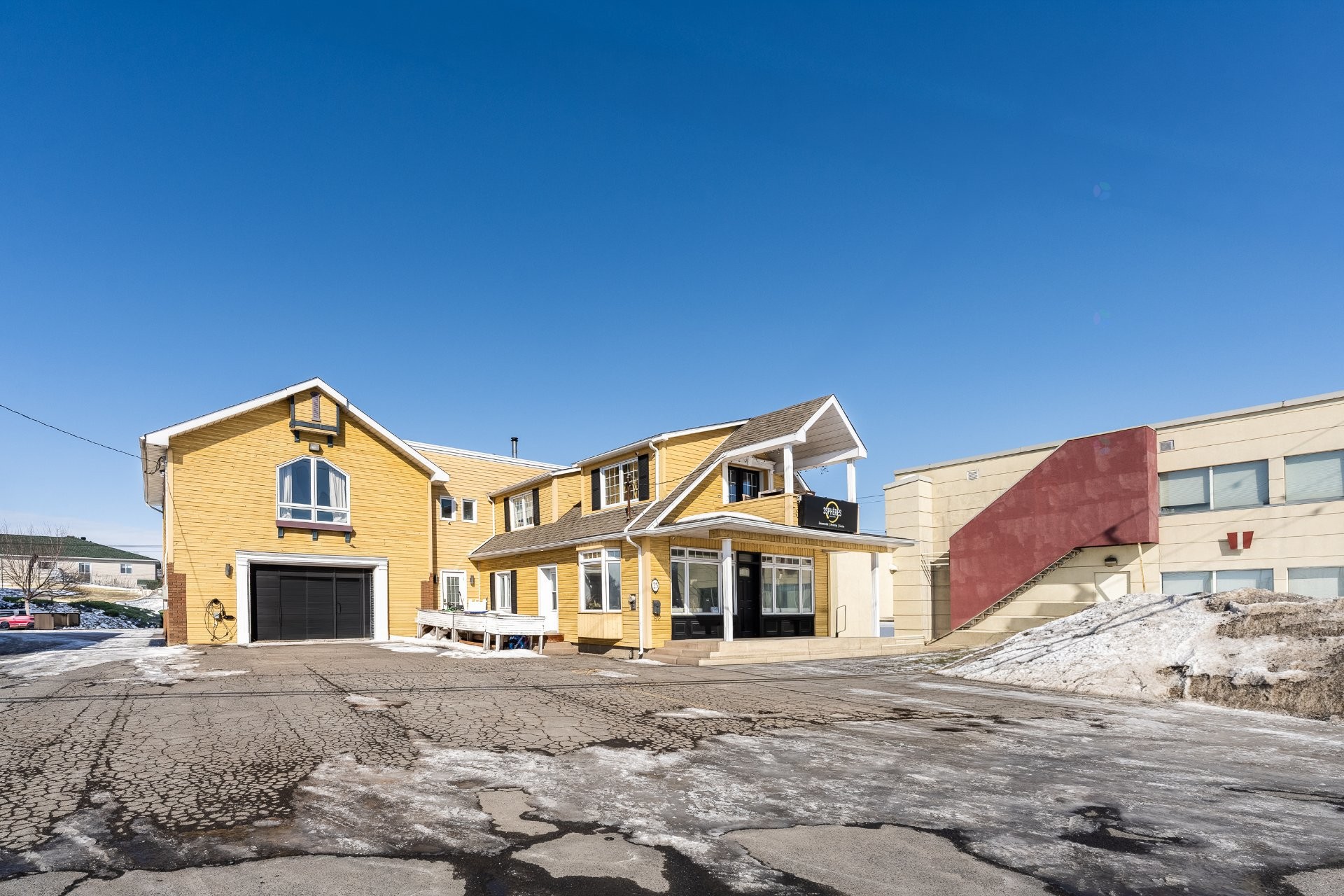 









25


Boul. Laurier

,
McMasterville,




QC
J3G1P7

