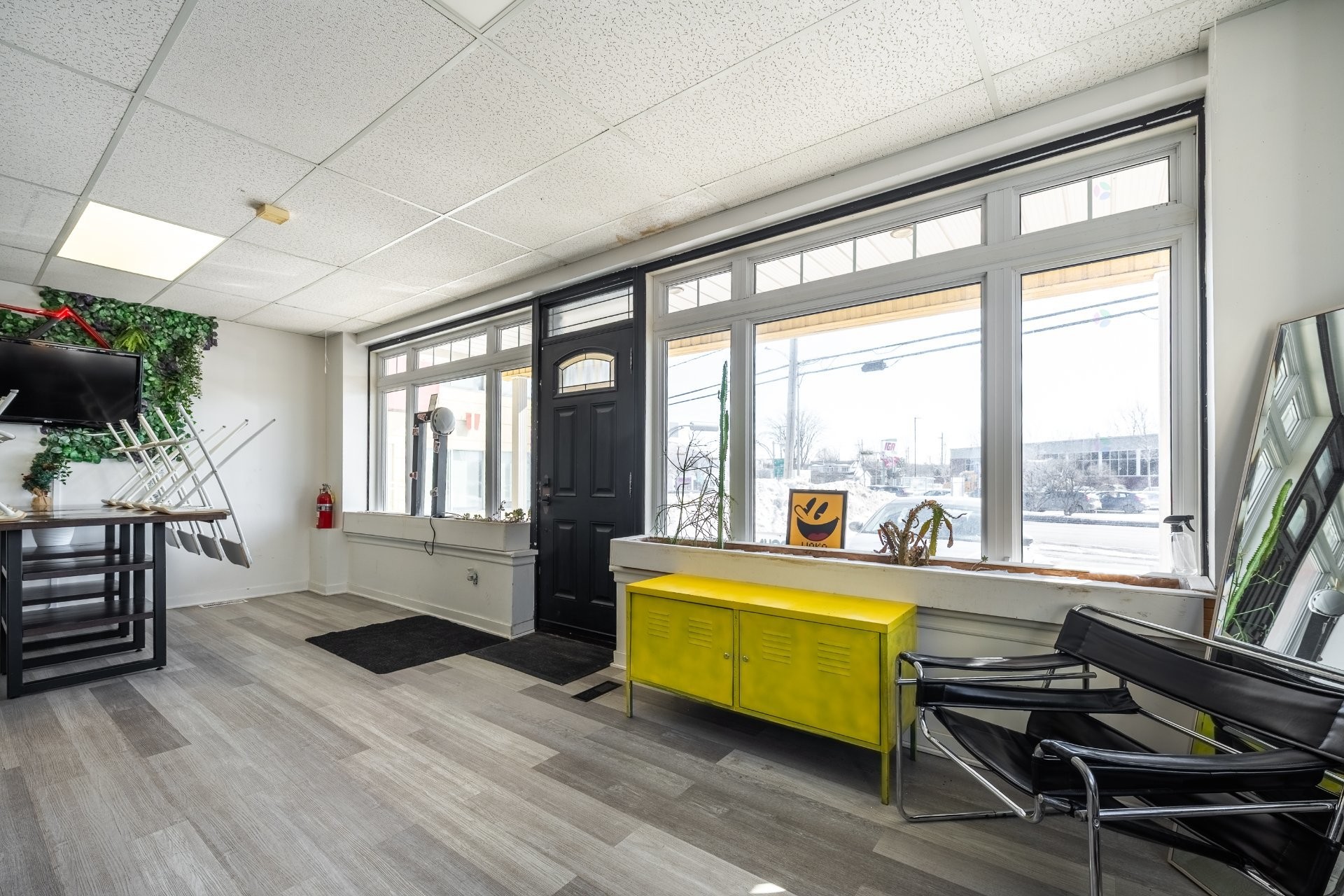 









25


Boul. Laurier

,
McMasterville,




QC
J3G1P7

