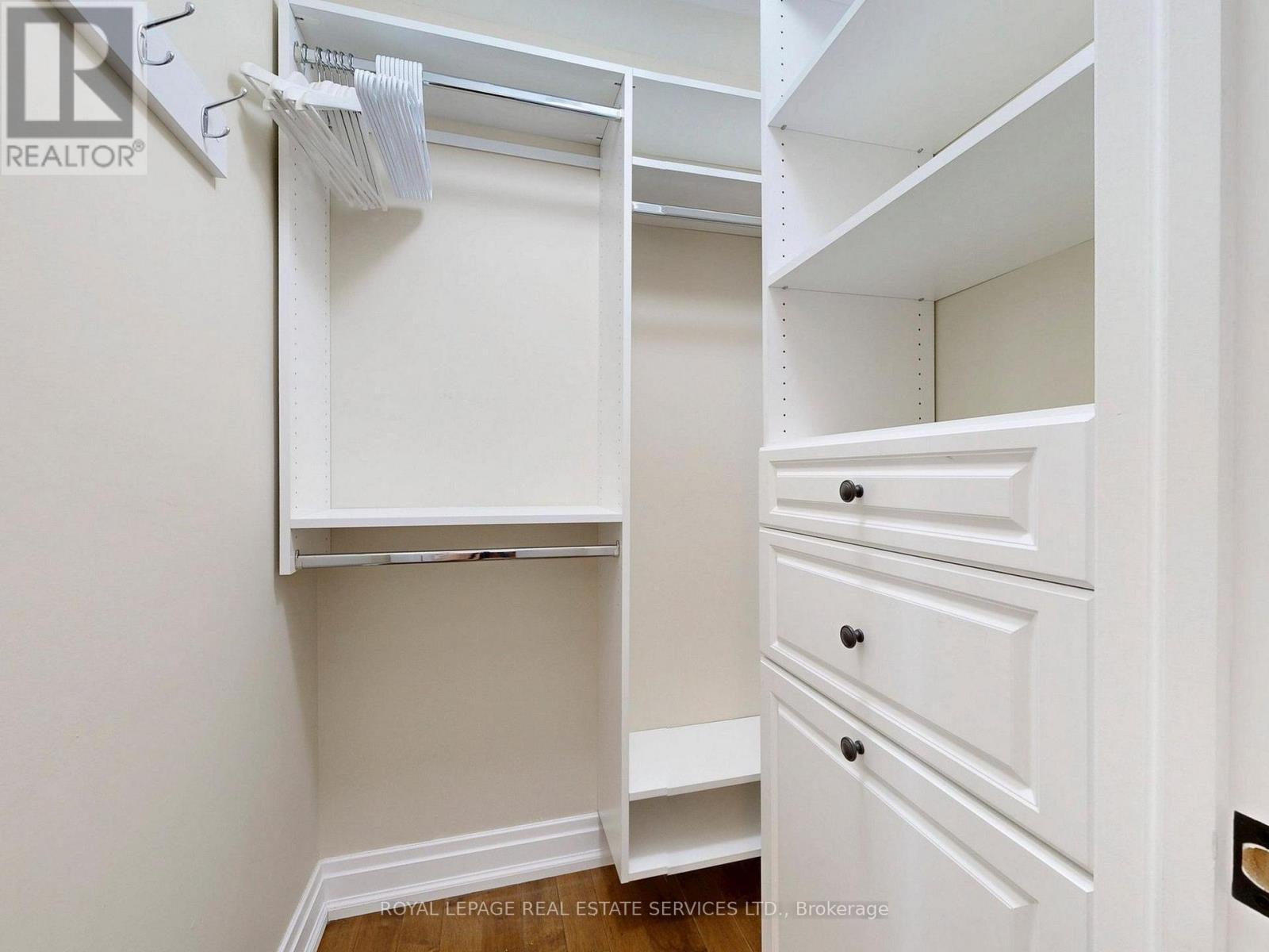 












219 GRANDVIEW AVENUE

,
Markham,




Ontario
L3T1J3

