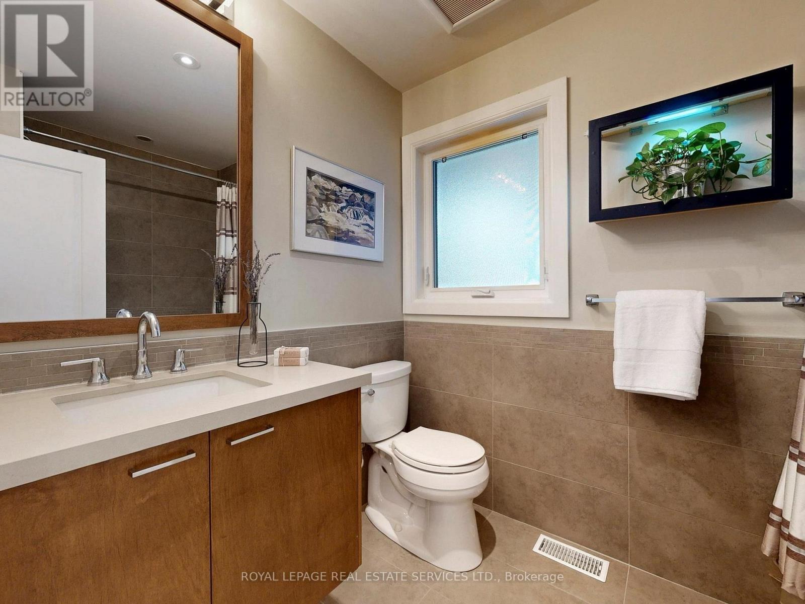 












219 GRANDVIEW AVENUE

,
Markham,




Ontario
L3T1J3

