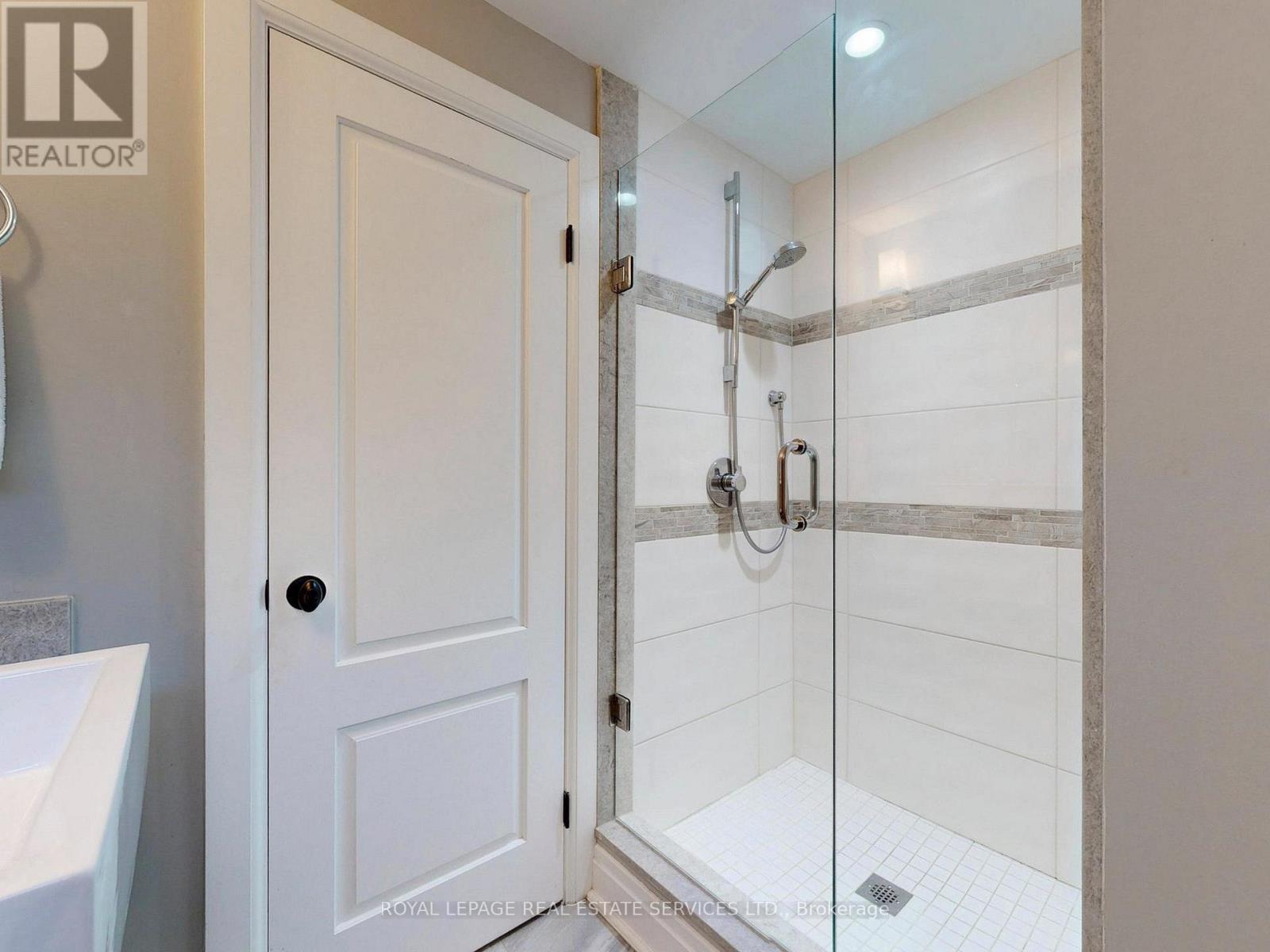 












219 GRANDVIEW AVENUE

,
Markham,




Ontario
L3T1J3

