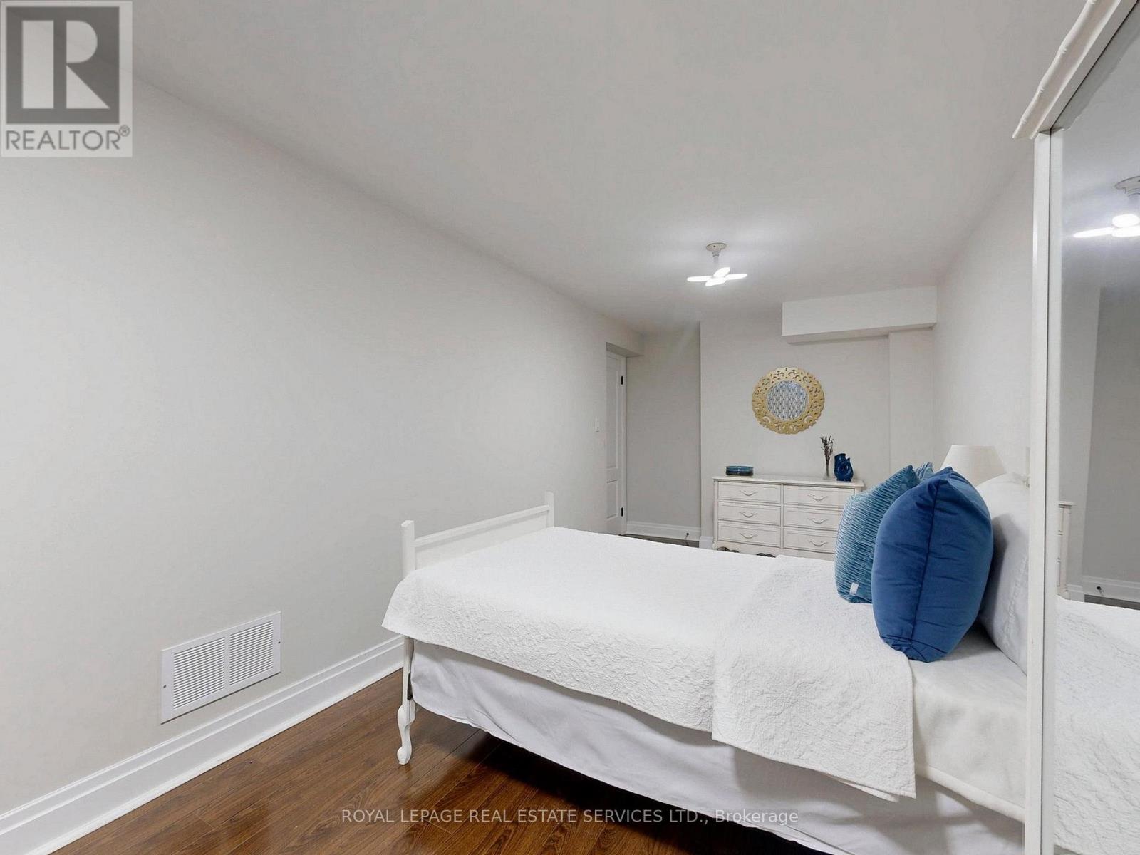 












219 GRANDVIEW AVENUE

,
Markham,




Ontario
L3T1J3

