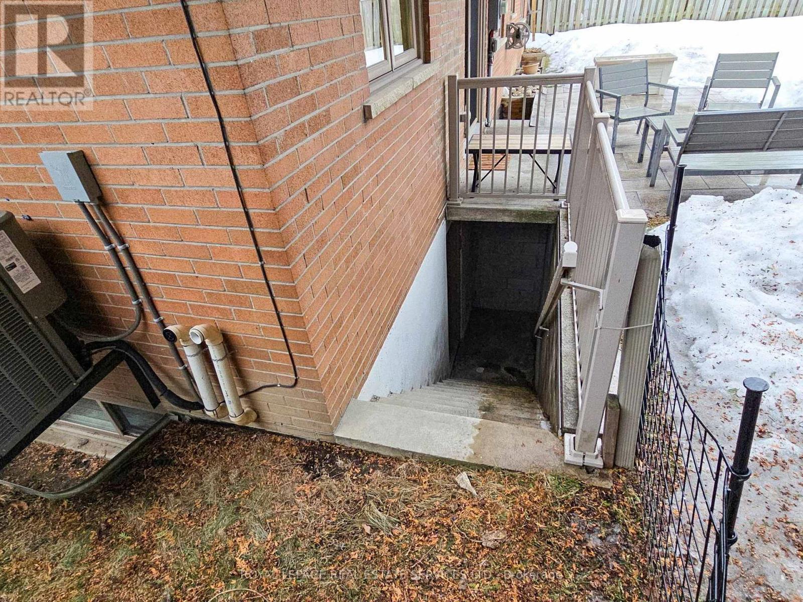 












219 GRANDVIEW AVENUE

,
Markham,




Ontario
L3T1J3

