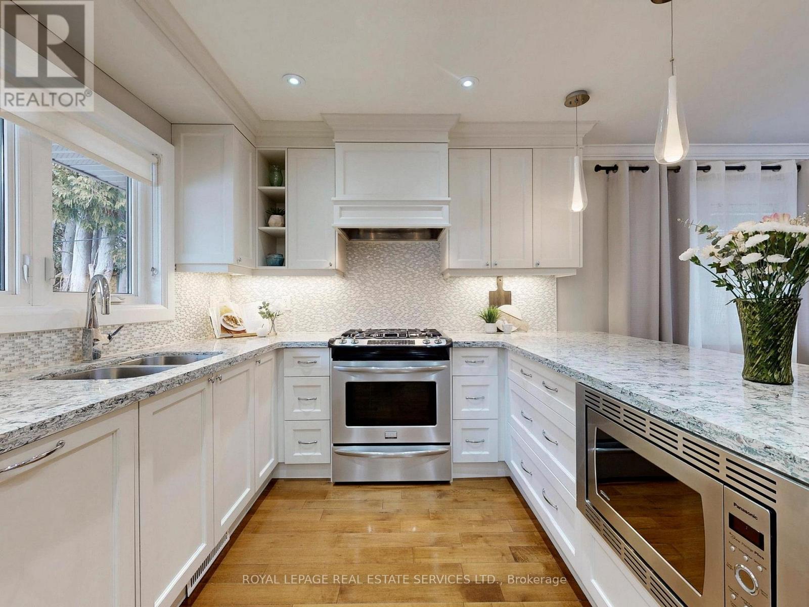 












219 GRANDVIEW AVENUE

,
Markham,




Ontario
L3T1J3

