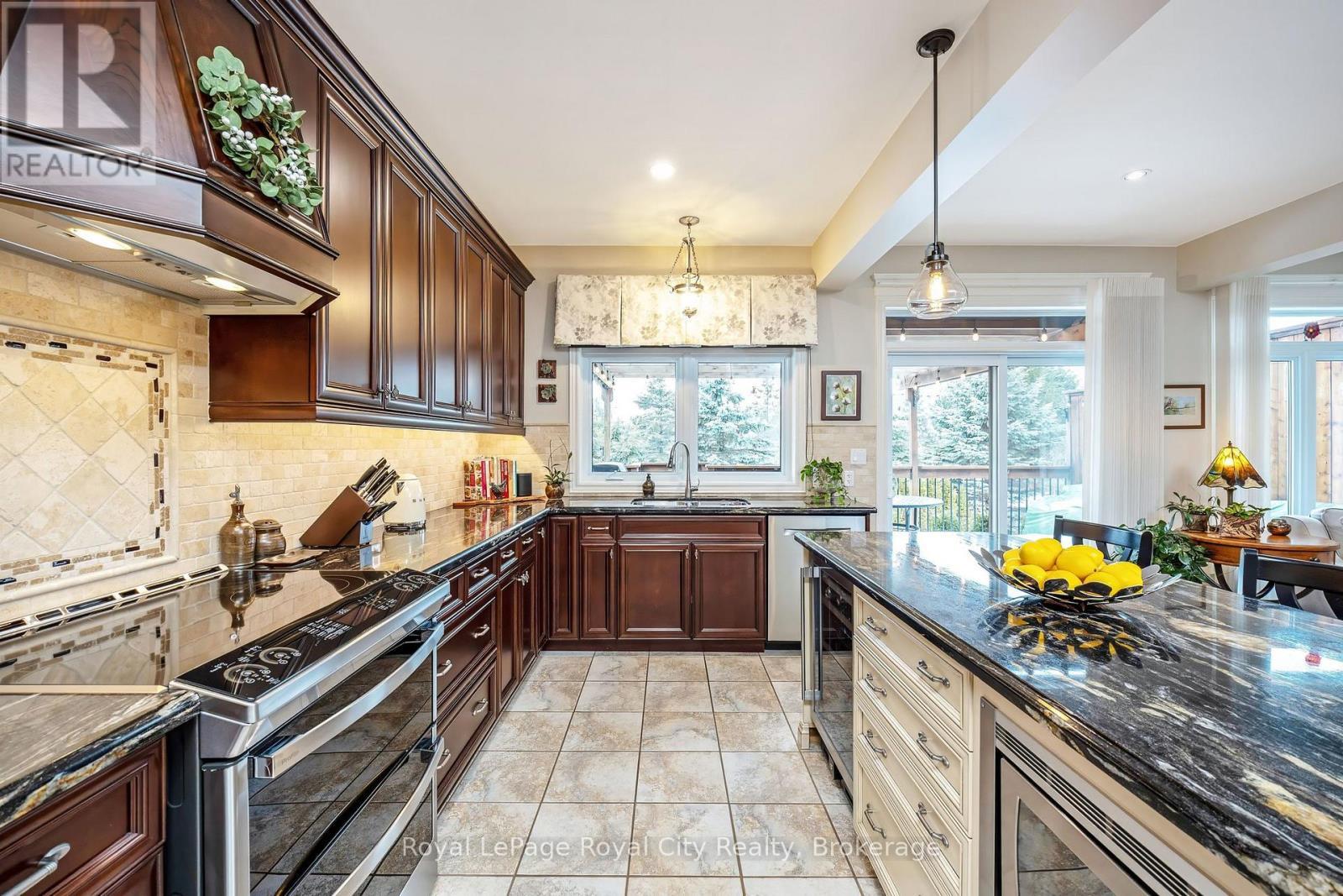 












129 MILLVIEW COURT

,
Guelph/Eramosa (Rockwood),




Ontario
N0B2K0

