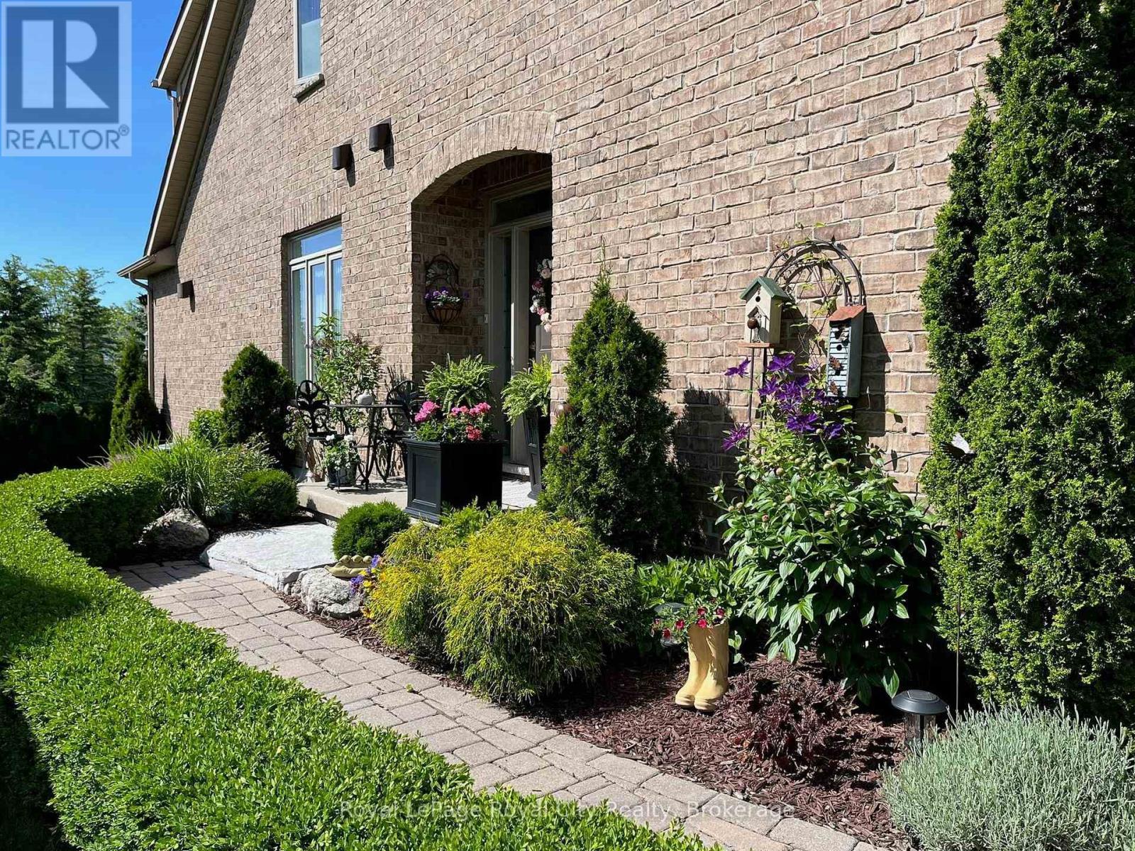 












129 MILLVIEW COURT

,
Guelph/Eramosa (Rockwood),




Ontario
N0B2K0

