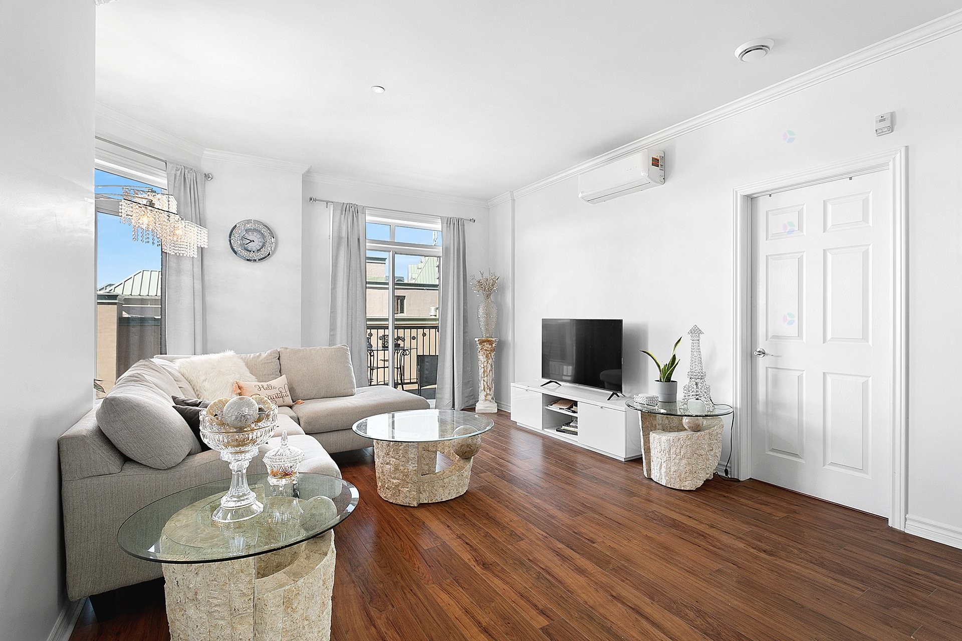 









1180


Ch. d'Aylmer

, 212,
Gatineau (Aylmer),




QC
J9H0G5

