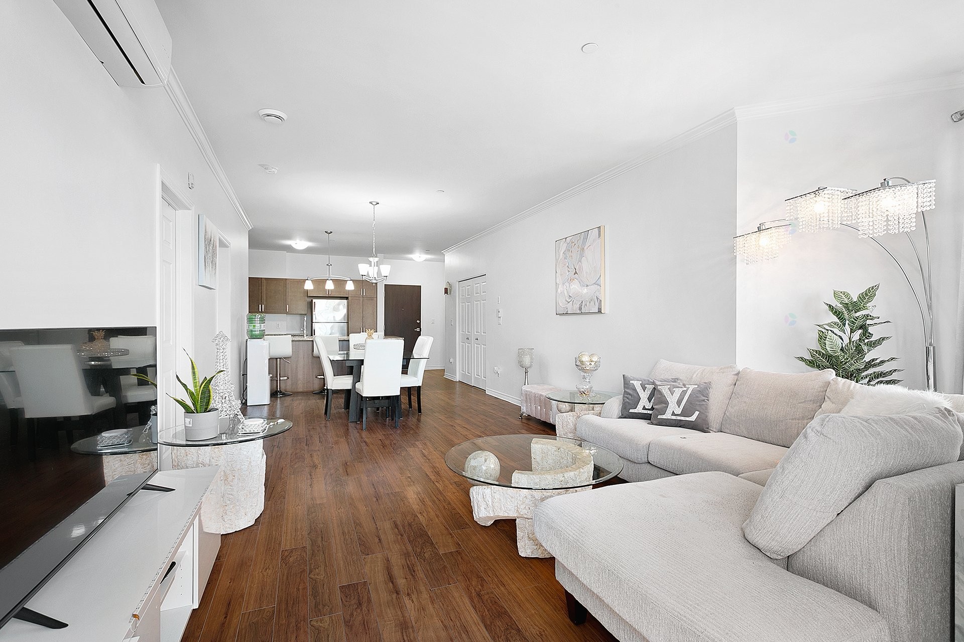 









1180


Ch. d'Aylmer

, 212,
Gatineau (Aylmer),




QC
J9H0G5

