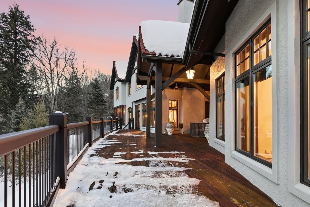 









1015


Ch. Cochrane

,
Mont-Tremblant,




QC
J8E1B1

