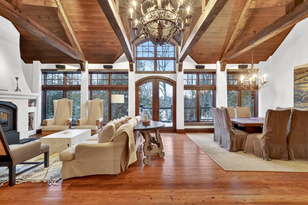 









1015


Ch. Cochrane

,
Mont-Tremblant,




QC
J8E1B1

