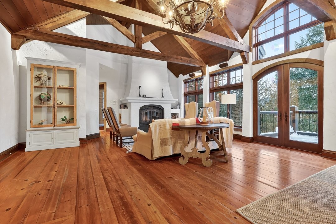 









1015


Ch. Cochrane

,
Mont-Tremblant,




QC
J8E1B1

