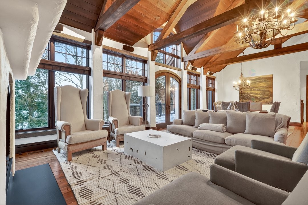 









1015


Ch. Cochrane

,
Mont-Tremblant,




QC
J8E1B1

