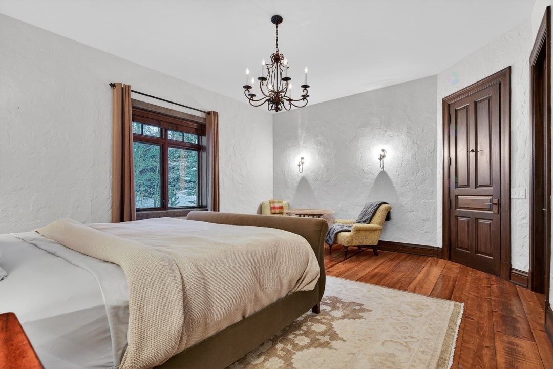 









1015


Ch. Cochrane

,
Mont-Tremblant,




QC
J8E1B1

