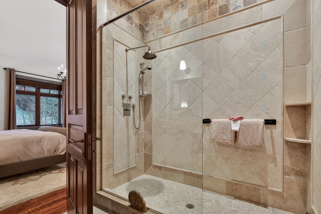 









1015


Ch. Cochrane

,
Mont-Tremblant,




QC
J8E1B1

