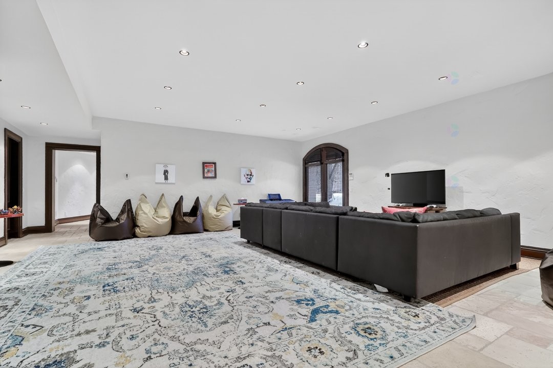 









1015


Ch. Cochrane

,
Mont-Tremblant,




QC
J8E1B1

