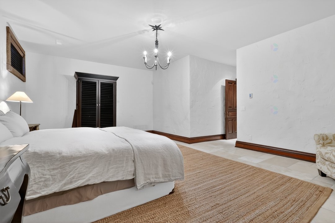 









1015


Ch. Cochrane

,
Mont-Tremblant,




QC
J8E1B1

