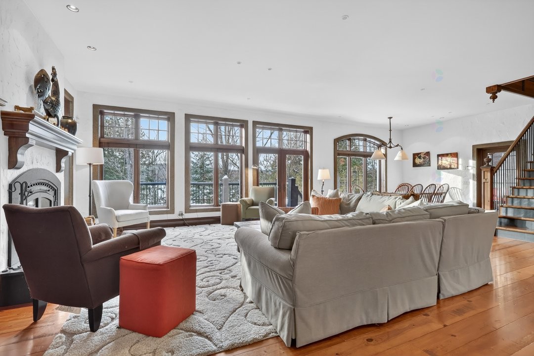 









1015


Ch. Cochrane

,
Mont-Tremblant,




QC
J8E1B1

