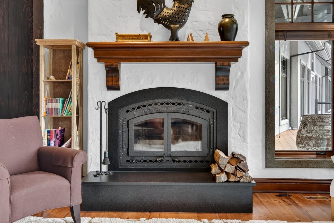 









1015


Ch. Cochrane

,
Mont-Tremblant,




QC
J8E1B1

