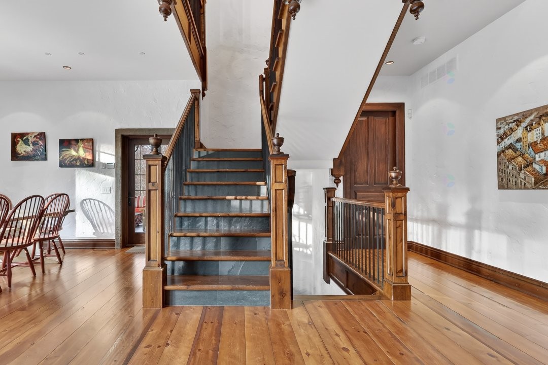 









1015


Ch. Cochrane

,
Mont-Tremblant,




QC
J8E1B1

