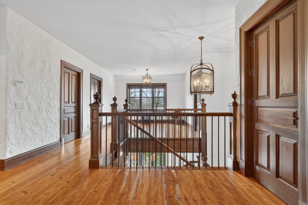 









1015


Ch. Cochrane

,
Mont-Tremblant,




QC
J8E1B1

