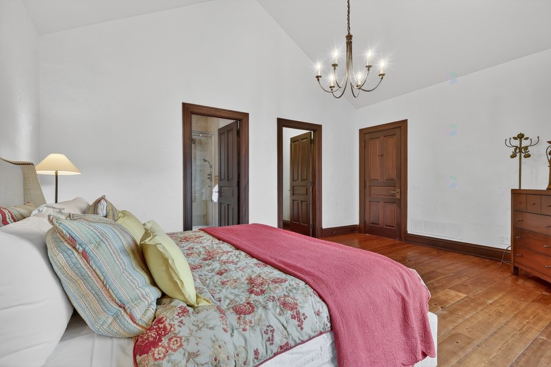 









1015


Ch. Cochrane

,
Mont-Tremblant,




QC
J8E1B1

